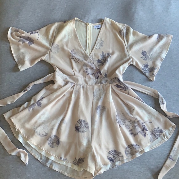 Beautiful Romper - Picture 2 of 4